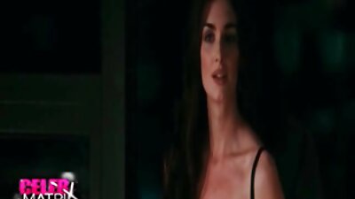 دختر سکسی بلغاری برهنه روی تخت فیلم دوجنسه سکسی